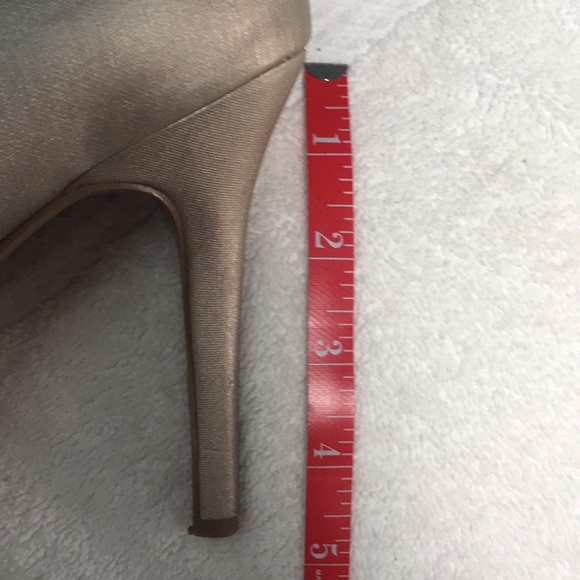 Peep toe, champagne stilettos - Picture 7 of 11